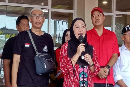 BUPATI TIWI DAFTAR BACABUP UNTUK P