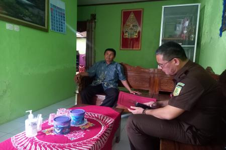 Kasi Pidsus Kejaksaan Purbalingga Mengunjungi SMK Penerbangan Tidak Ak