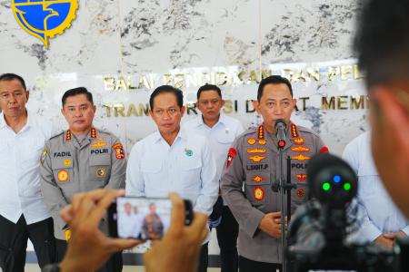Tinjau Penanganan Karhutla Kalbar Kapo