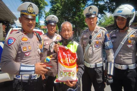 Satlantas Polres Bondowoso gelar bakti