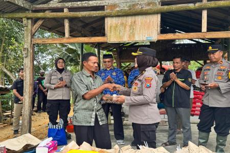Bedah Rumah Warga di Tulakan Polres Pacitan Peringati Hari Jadi Polwan