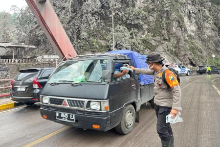 Tim SAR Polda Jatim Bagikan Ma