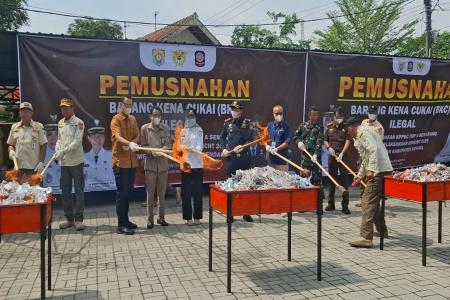 Pembakaran 21 juta batang rokok jadi sinyal perang terbuka terhadap ma