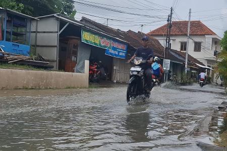 Musim Hujan Baru Dimulai Banji