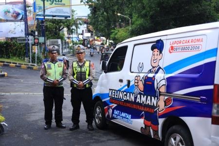 POLRES GRESIK TURUNKAN MOBIL 'KELI
