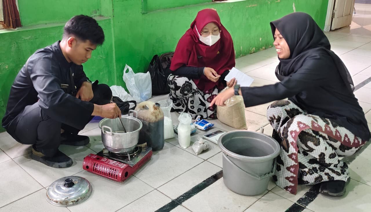 Tingkatkan Produktivitas Ternak, DPKH Brebes Gelar Pelatihan Pembuatan 