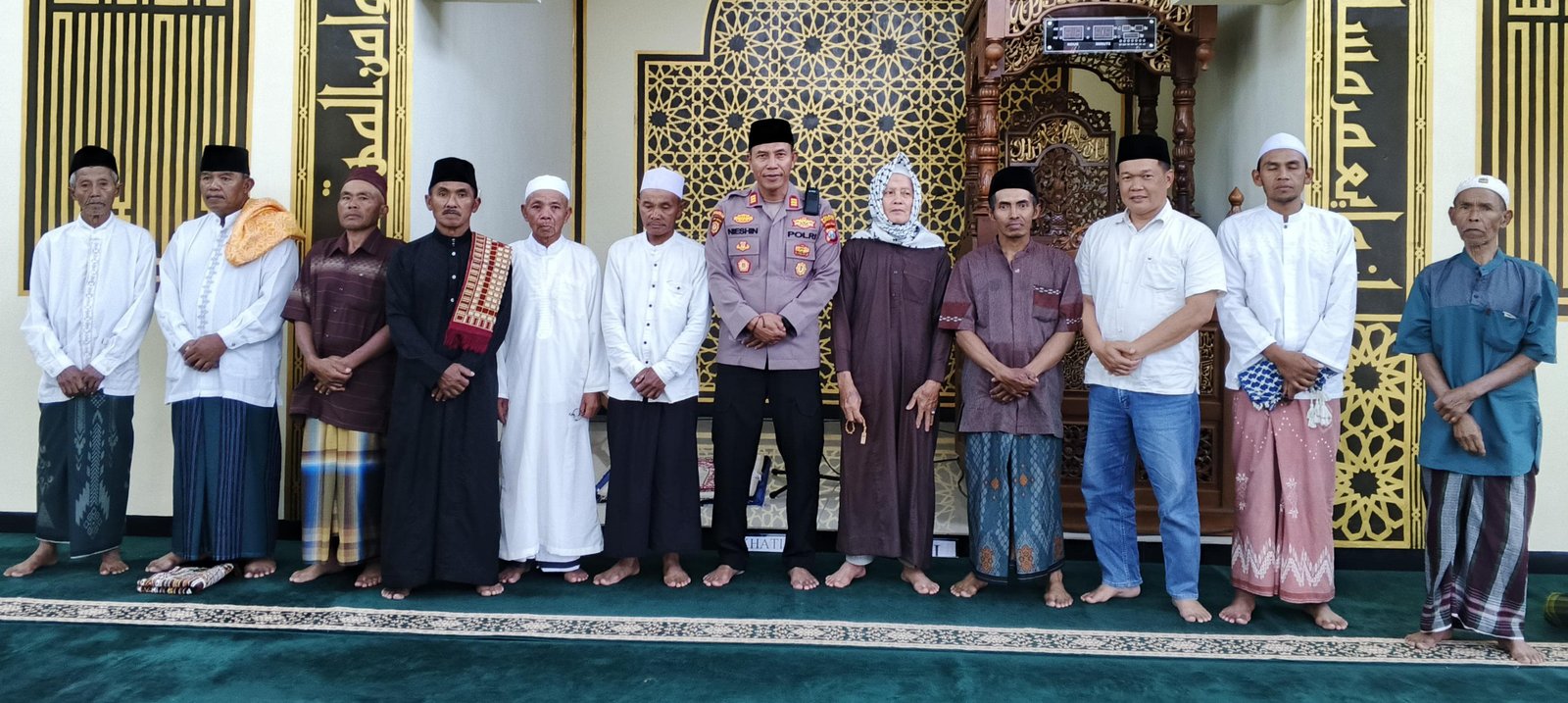 AKP Nisin Kapolsek Sempol Gelar Safari Jumat di Kaki Gunung Ijen