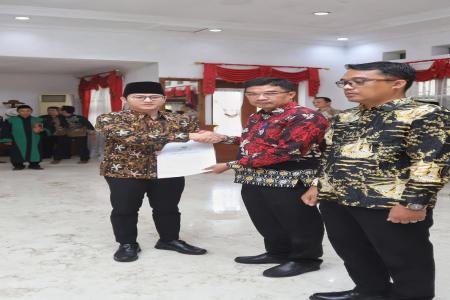 Mas Ipin Ambil Sumpah dan Lantik Tiga 