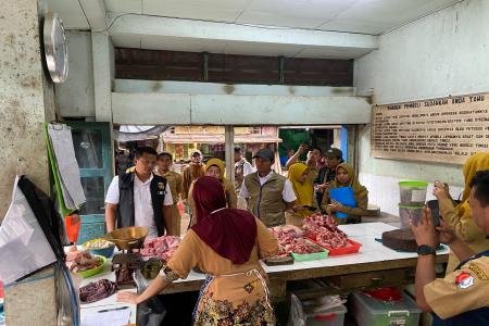 Satgas Saber Polres Bojonegoro Bersama TPID Sidak Harga Sembako Jelang