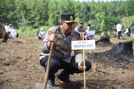 KAPOLRES BONDOWOSO HADIRI GERAKAN 