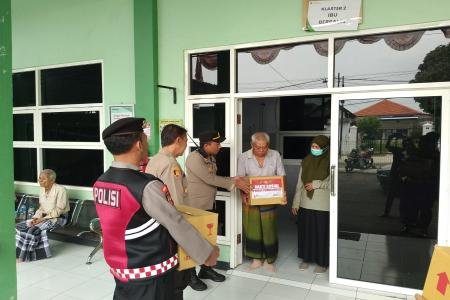 POLRES PROBOLINGGO SALURKAN BANSOS