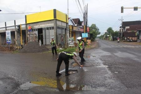 Gerak cepat tindak lanjuti keluhan war