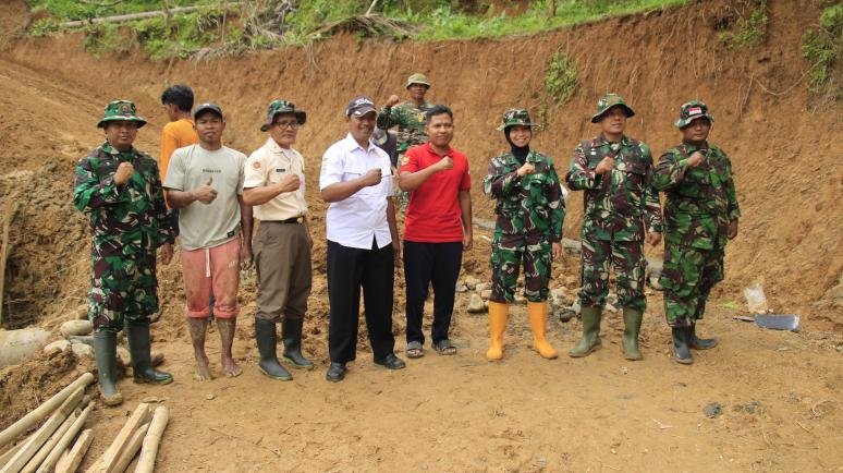 Tim Wasev Korem 071-Wijayakusuma Tinjau TMMD di Desa Tunjungmuli