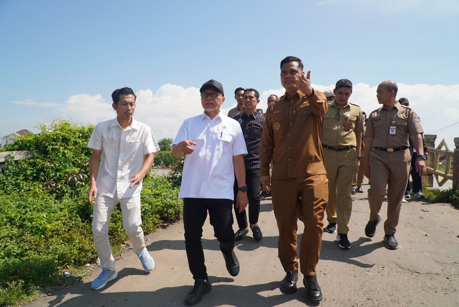 Tinjau Jembatan Penghubung Demak - Jepara, Ini Kata Menko Zulhas