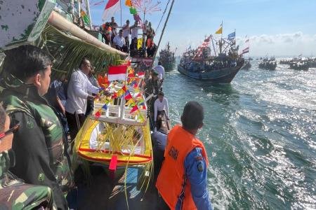 Bule Jerman Hingga Awak Kapal 