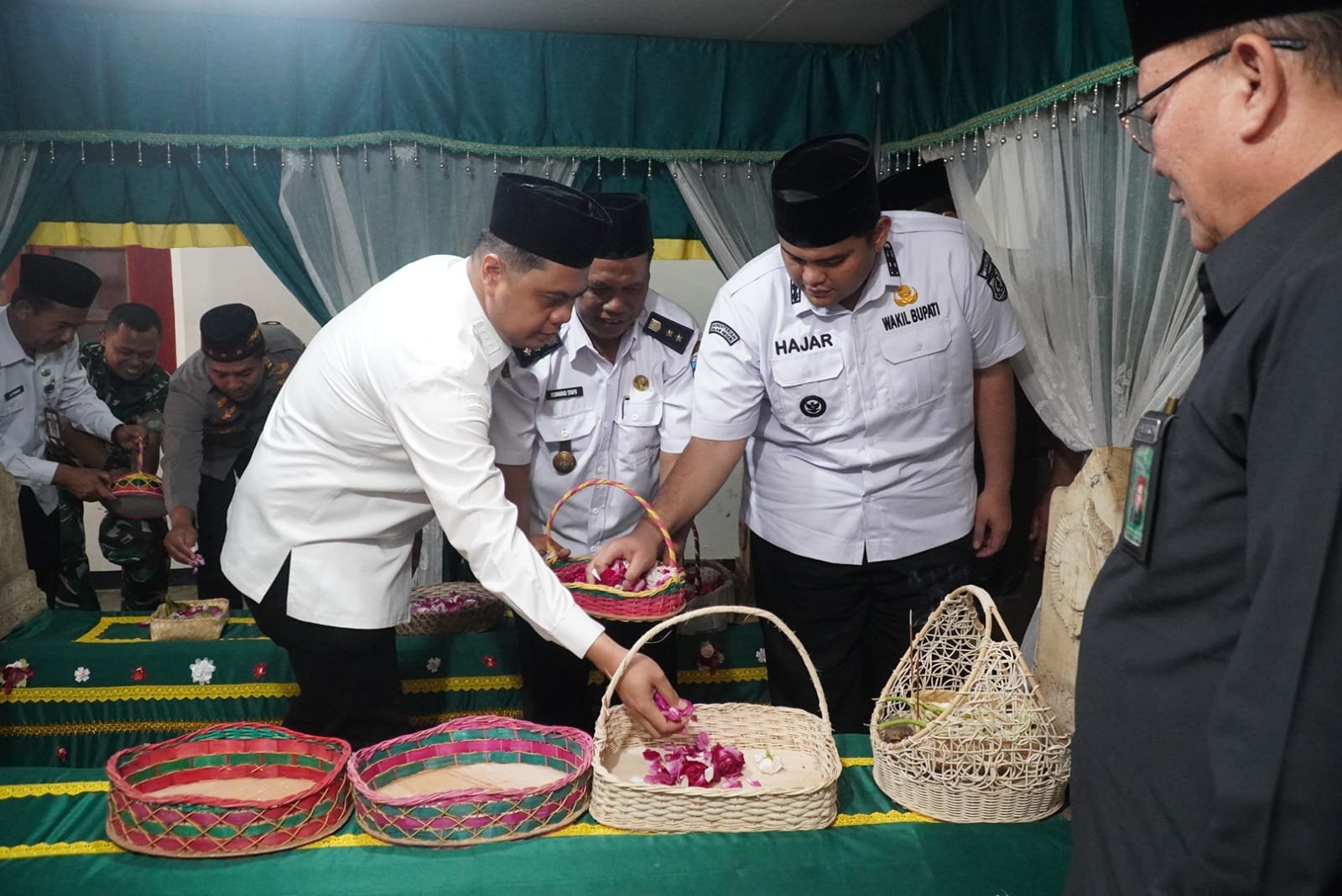 Ziarah Leluhur Awali HUT Jepara ke-477, Bupati Witiarso: Merawat Sejarah, Menguatkan Masa Depan