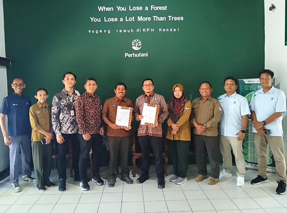 Perhutani Kendal Teken Kerja Sama dengan PLN, Proyek SUTT 150 KV KITB Batang Dipercepat