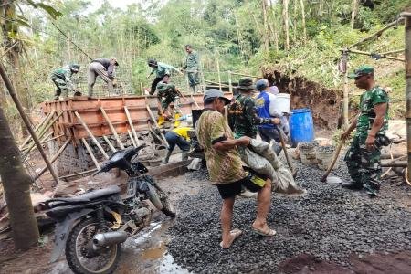 SINERGI TNI DAM WARGA BAGUN JEMBAT