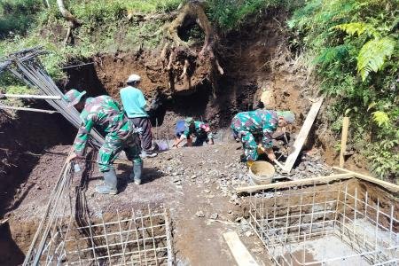 PENGECORAN PONDASI JEMBATAN GARUDA