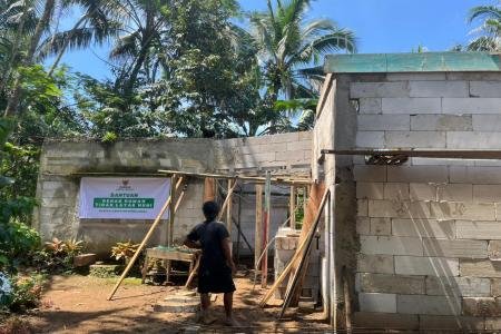 Haru Agus Menyaksikan Rumah Impiannya 