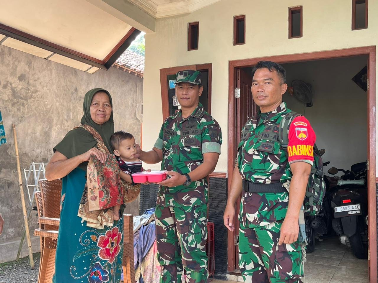 Dari Pintu ke Pintu, TMMD Cegah Stunting Lewat PMT