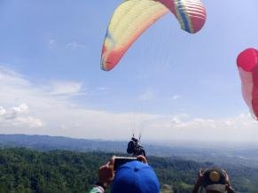 Wisata Curug Sewu Kini Punya Paralayang! Wagub Jateng Langsung Coba Sendiri