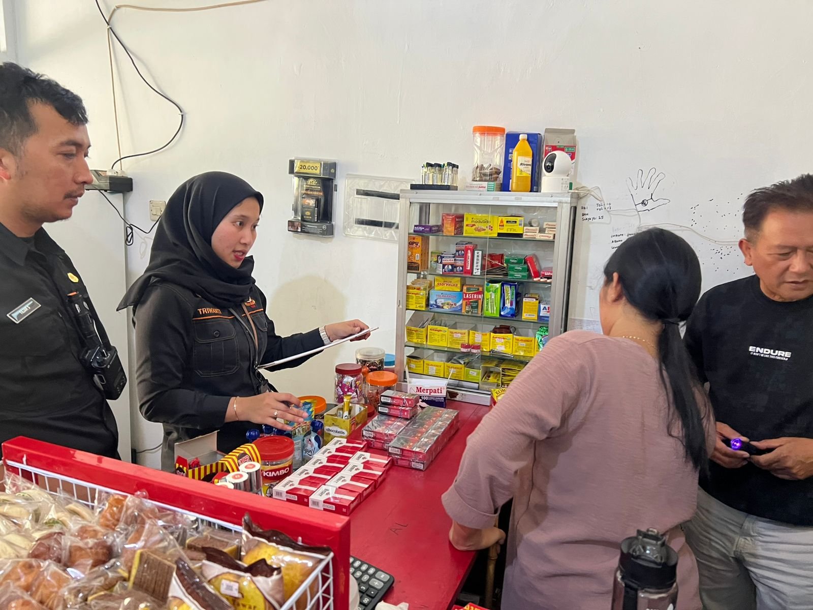Rokok Ilegal Digerebek, Tiga Toko Terjaring