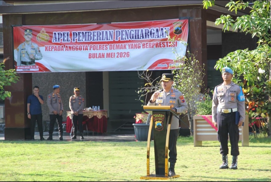 Belasan Personel Polres Demak Terima Penghargaan
