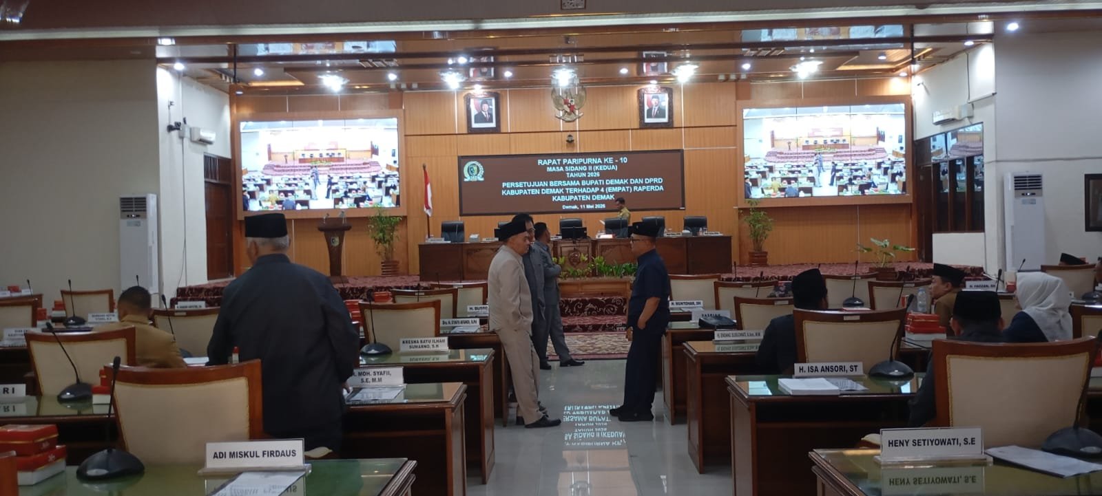 Rapat Paripurna DPRD Demak ke-10 sahkan 4 Raperda strategis untuk pembangunan daerah
