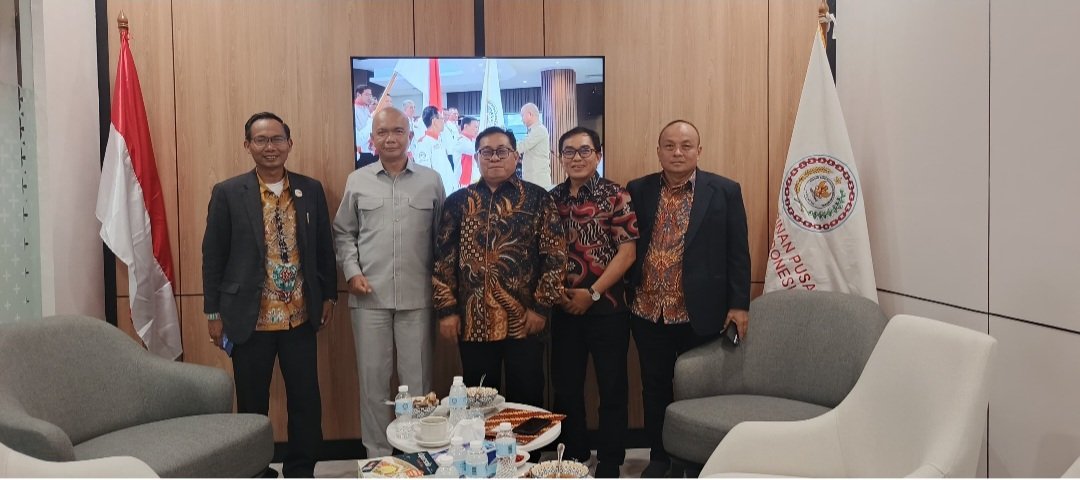 Ketum SMSI Firdaus dan JAM Intel Kejagung Reda Mathovani Bahas Sinergi Kejagung