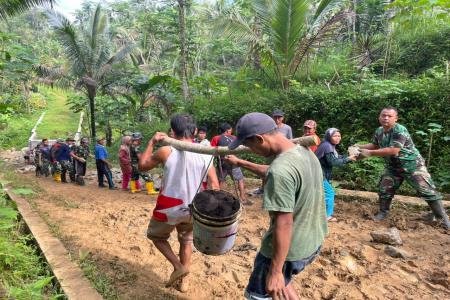 Dari Sebatang Kayu Cara Sederhana Okan