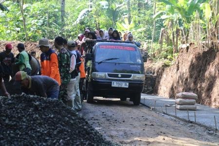 Pembangunan Akses Krangean Bangkitkan 