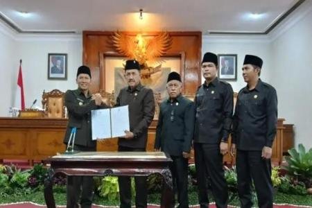 DPRD Tulungagung Serahkan Reko