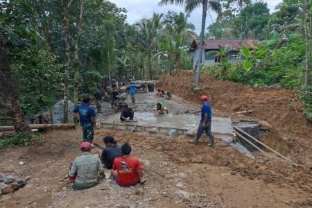 Pelebaran Jembatan Plat Beton TMMD Reguler Ke128 Kodim 0702Purbalingga