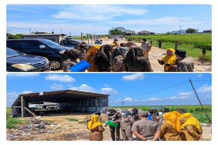 DLH  Satpol PP Sidak Pabrik Limbah Bulu Ayam Ilegal di Bonang Warga De