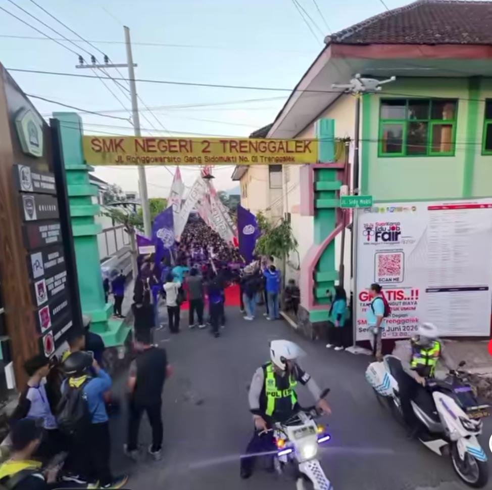 Ribuan Peserta Meriahkan SMKN 2 TRENGGALEK Fun Run 2026