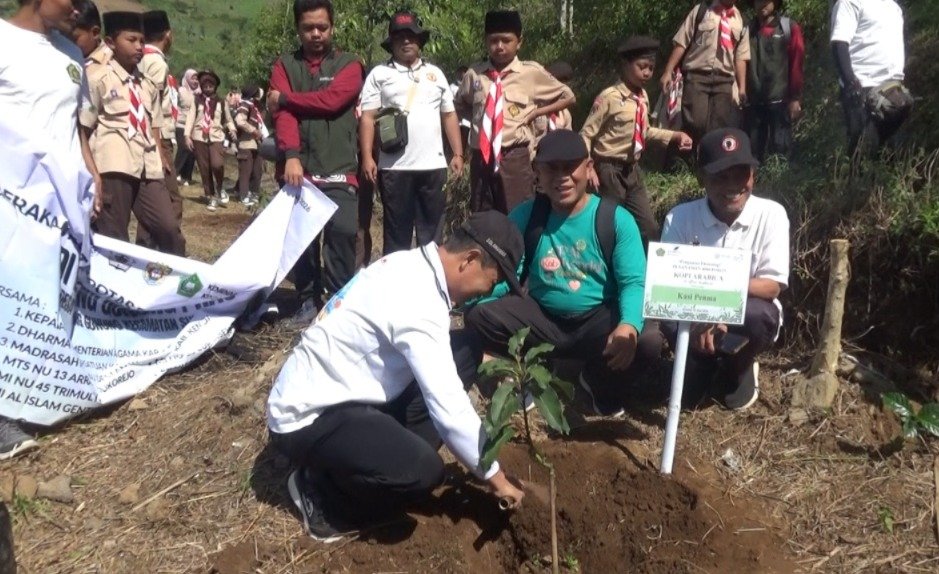 Wujudkan ASTA Protas, Kemenag Kendal Tanam 4000 Pohon di Tiga Titik di Kendal