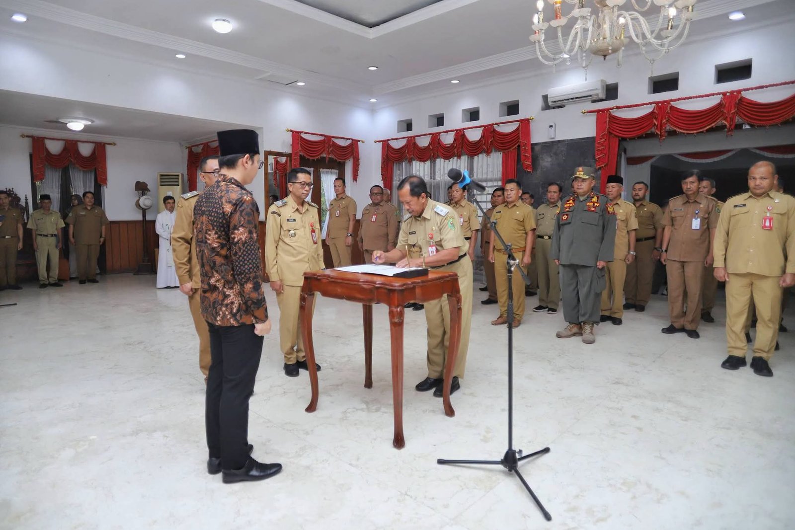 Bupati Trenggalek Lantik Triadi Admono sebagai Penjabat Sekda, Isi Kekosongan Jelang Purna Tugas Edy