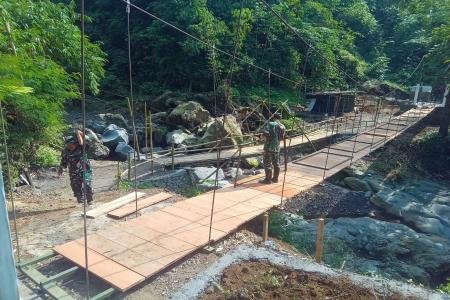 Jembatan Gantung Desa Serang H