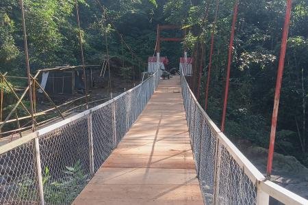 Pembangunan Jembatan Gantung D