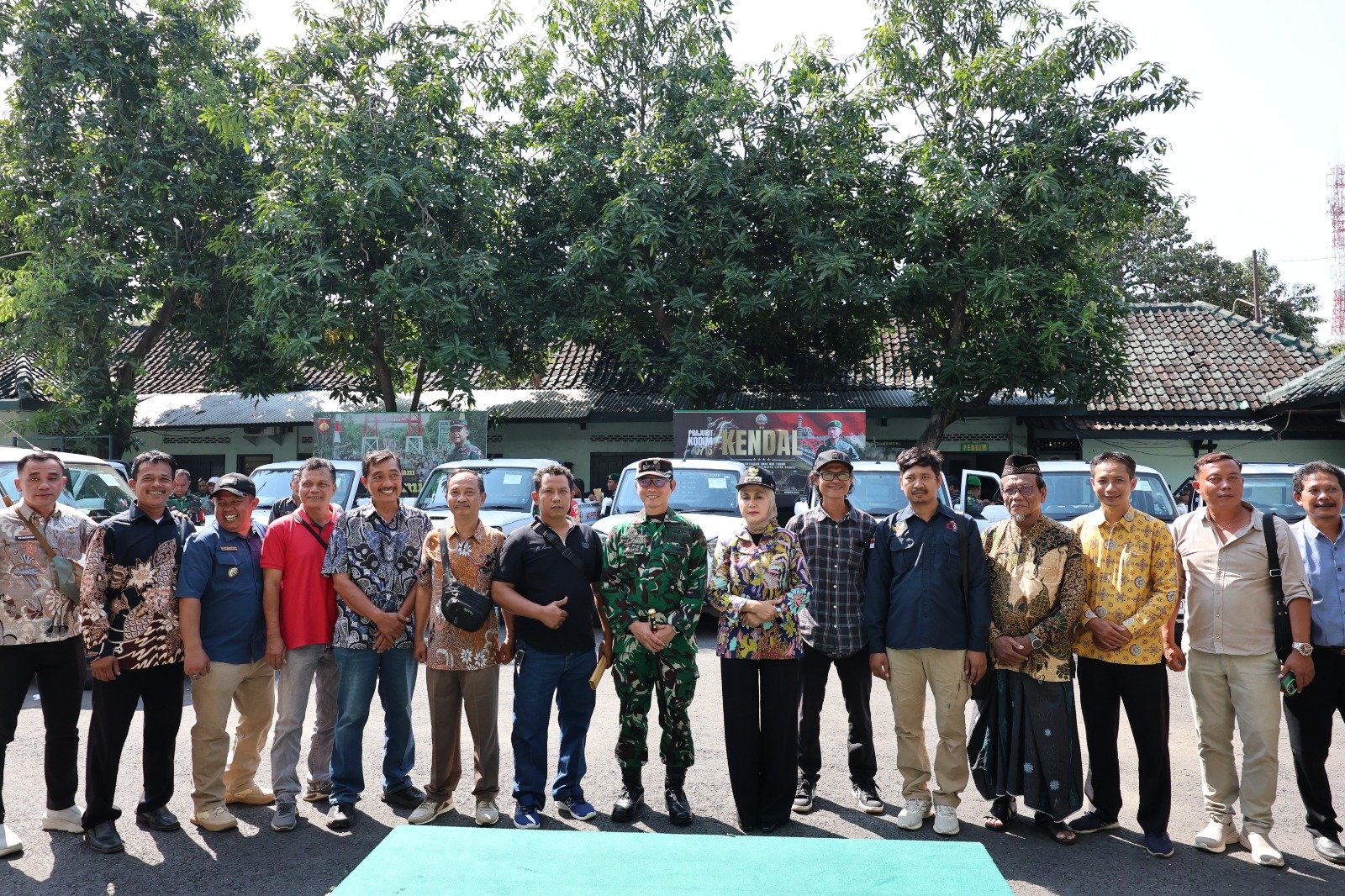 Bupati Kendal dan Dandim Bagikan 30 Truk untuk Koperasi Merah Putih, Ini Pesan Tegas kepada Pengurus