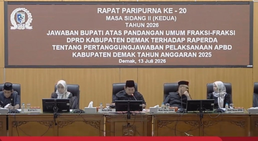 BUPATI DEMAK JAWAB PANDANGAN FRAKSI, KOMITMEN PERBAIKI TATA KELOLA DAN TUTUP CELAH APBD 2025