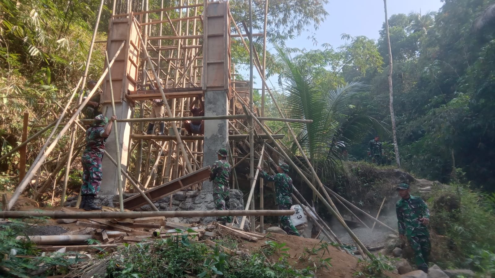 Pembangunan Pondasi Jembatan Garuda Sungai Soso Desa Serayularangan Dikebut