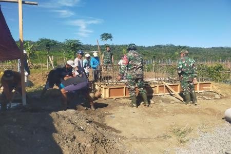 MASYARAKAT ANTUSIAS GOTONG ROYONG 