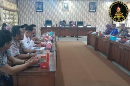 KOMISI A DPRD DEMAK AUDENSI CALON PERANGKAT WERDOYO  MIJEN SOROTI DIDU