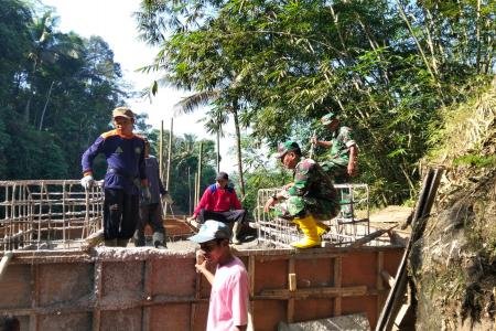 Jembatan Garuda Dibangun Harapan Baru Warga Menuju Akses yang Lebih Ba