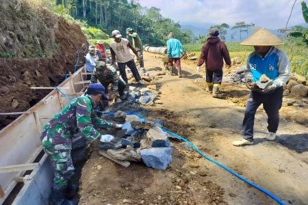 Gotong Royong Terjalin Erat da