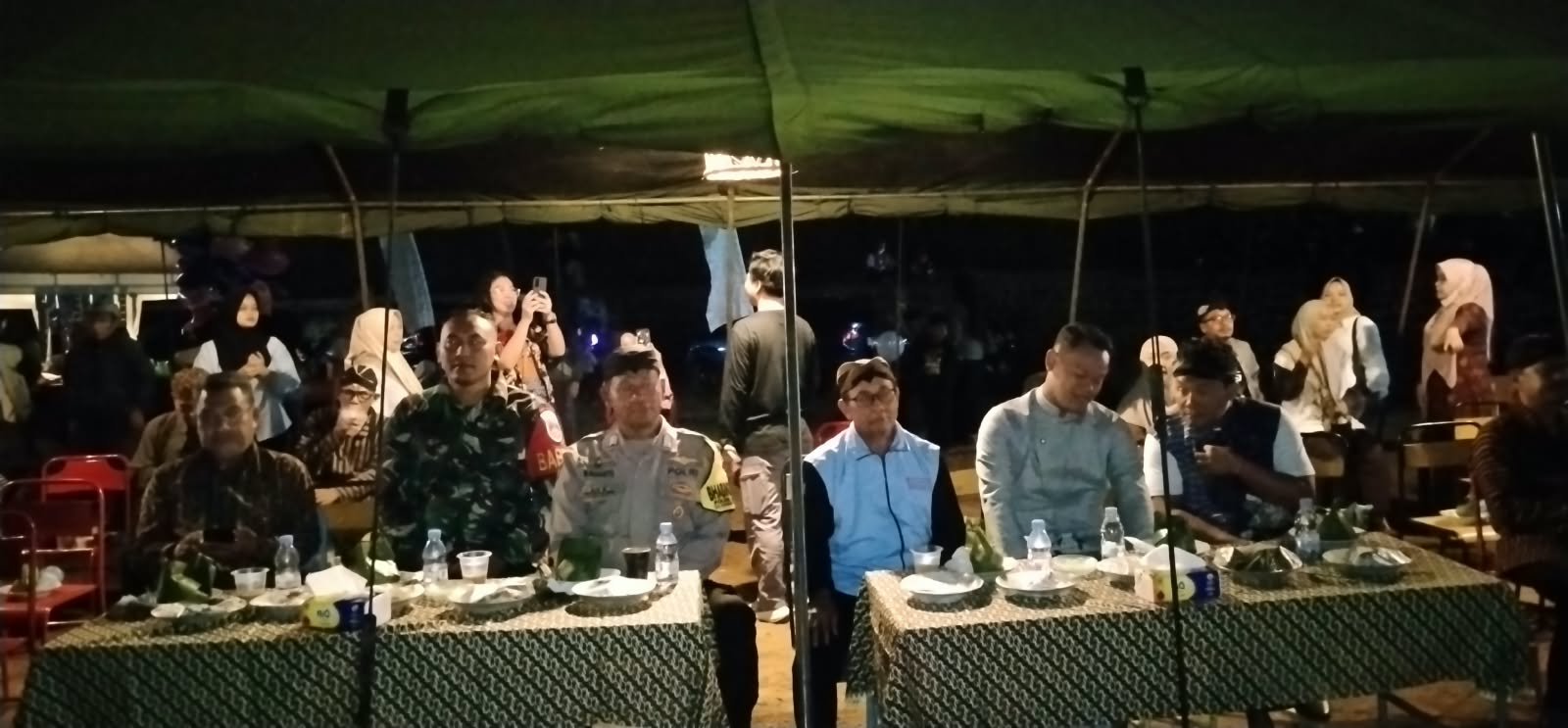 Babinsa Koramil 02-Kaligondang hadiri Pagelaran Wayang Rakyat di Desa Sidareja