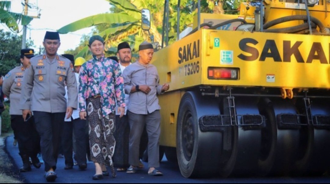 Jelang hari jadi ke 832 mas ipin jadikan jalan mulus kado untuk warga trenggalek