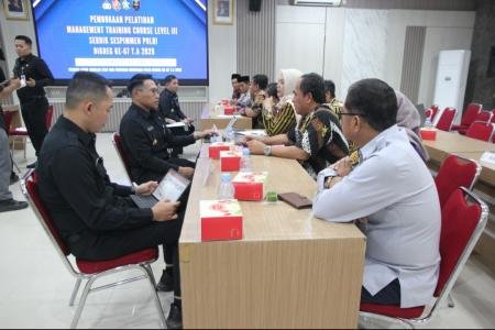 Peserta Didik Sespimmen Polri Dalami Strategi Pengambilan Keputusan di